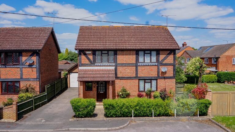 Alexandra Road, Ash,